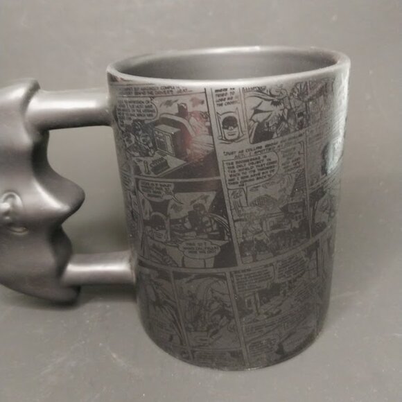 DC Comics Batman Batarang Mug - Picture 6 of 10